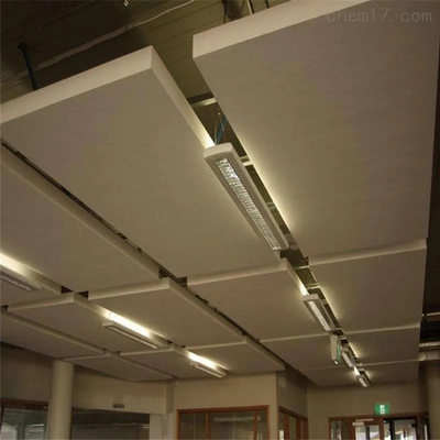 سقف عازل للصوت عازل للصوت 600 × 600 يكمن الصوف الصخري في لوحة السقف