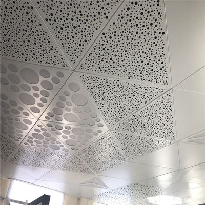 البيع الساخن 1200X1200X1200 سقف معدني من الألومنيوم مشبك مثلث في سقف لوحة الألومنيوم