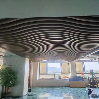 تصميم صوتي للسقف من الألمنيوم يربك الأسقف ذات الموجة المعدنية