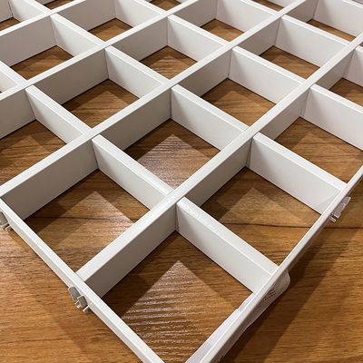 الألومنيوم 595x595mm بلاط السقف الشبكي للتسوق حسب الطلب الحجم