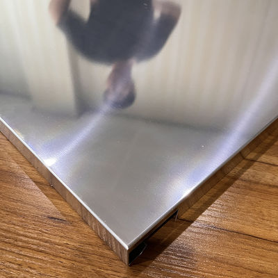 600x600mm الألومنيوم سقف معدني غير تثقيب Aodnized نصف مرآة الألومنيوم هوك على اللوحة