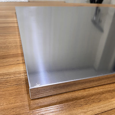 600x600mm الألومنيوم سقف معدني غير تثقيب Aodnized نصف مرآة الألومنيوم هوك على اللوحة