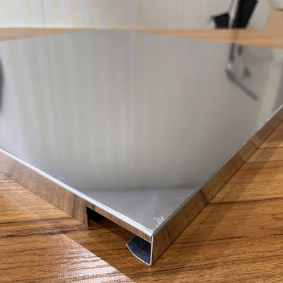 600x600mm الألومنيوم سقف معدني غير تثقيب Aodnized نصف مرآة الألومنيوم هوك على اللوحة