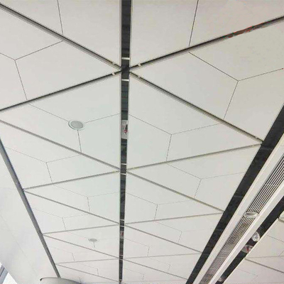 1000x1000x1000mm مقطع ثلاثي في ​​السقف لمحطة المترو