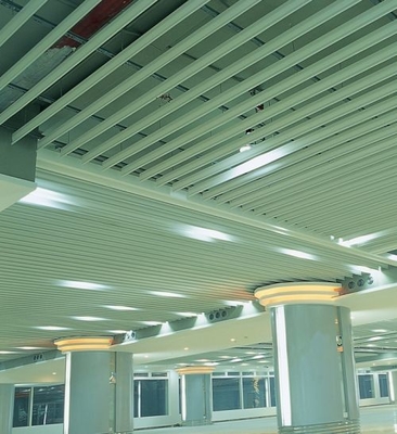 مقاومة للحريق وشاشة ألومنيوم سقف معدني 200x3000mm سهلة التنظيف