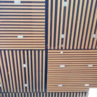 185x3000mm U قطاع الألومنيوم سقف معدني قابل للتخصيص اللون خفيف الوزن