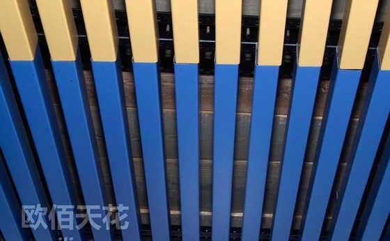 185x3000mm U قطاع الألومنيوم سقف معدني قابل للتخصيص اللون خفيف الوزن