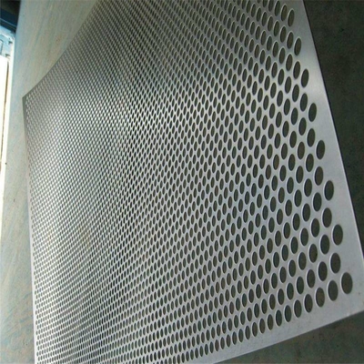 1600x6000mm لوحة الألومنيوم مثقبة لمحطة مترو مقاومة حمض