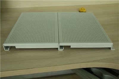 1500 * 4000mm هوك على القشرة السقف المعدني الألومنيوم لمحطة المترو