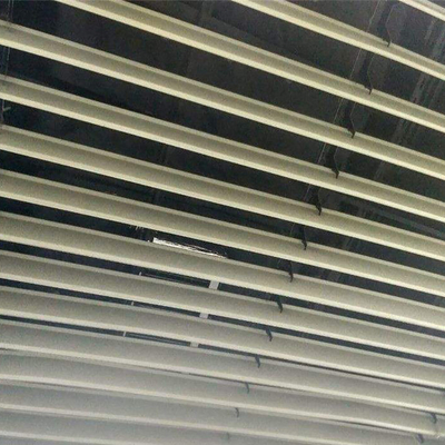 مقاومة للحريق الألومنيوم B شاشة السقف 200x3000mm لتزيين الجدران الخارجية